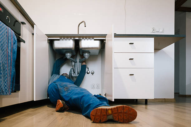 Professional Plumbing technician working in Glencoe, OK